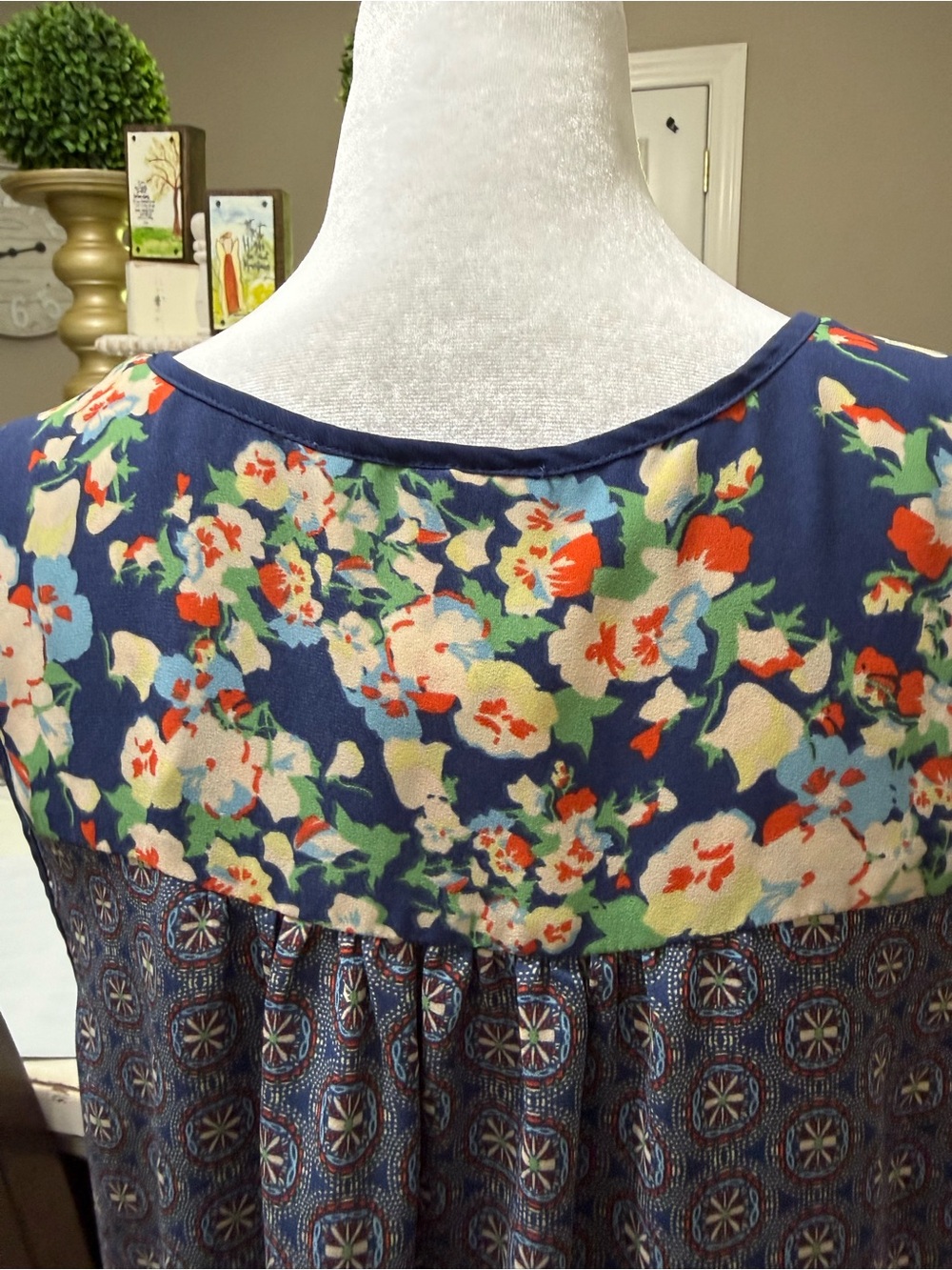 DR2 Floral Patchwork Sleeveless Top in Navy, Orange & Cream - Picture 6 of 6